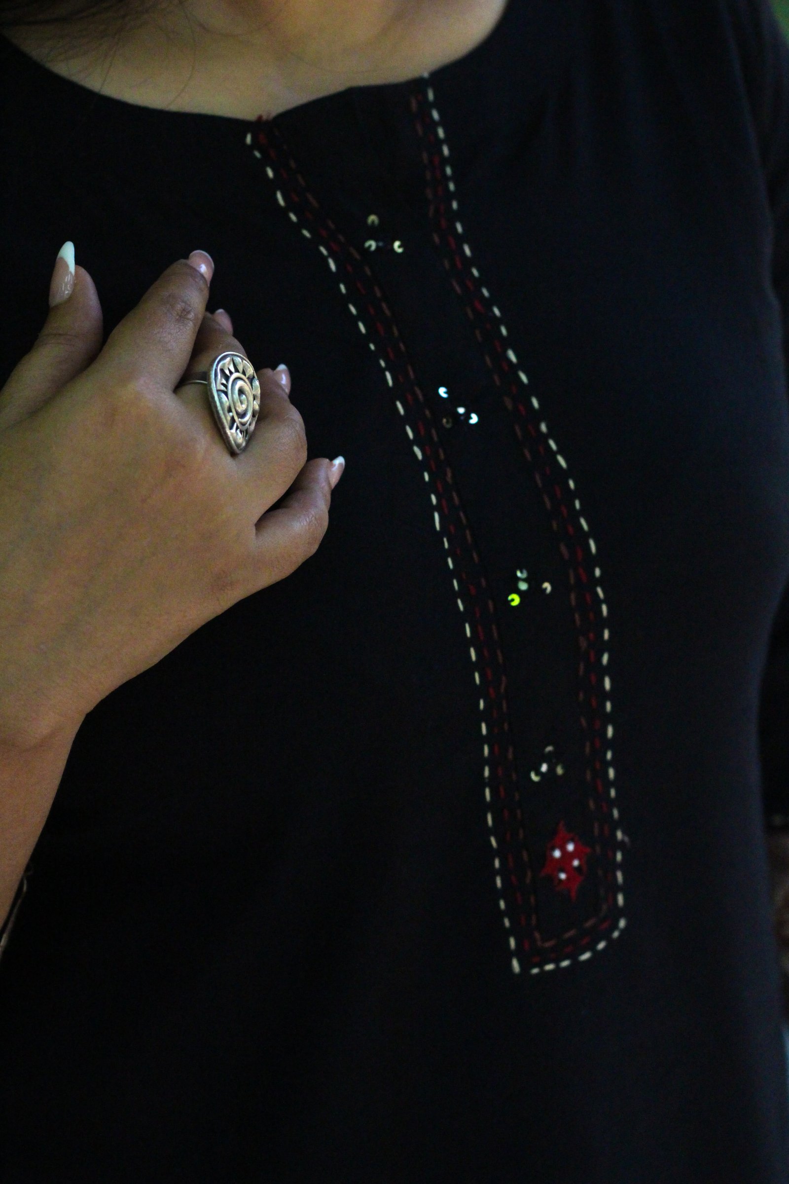 Pretty Patchwork: Black - Image 3